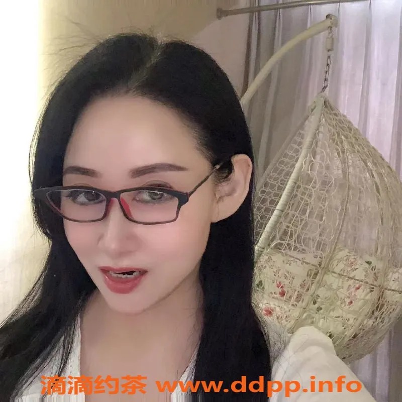 重庆楼凤-江北区刘莹，29岁D罩杯，162cm，112斤，4p服务