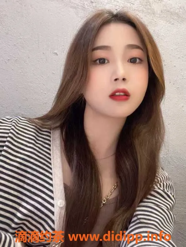 深圳楼凤资源信息,龙华肤白新人麦子 21岁165cm 400元40分钟