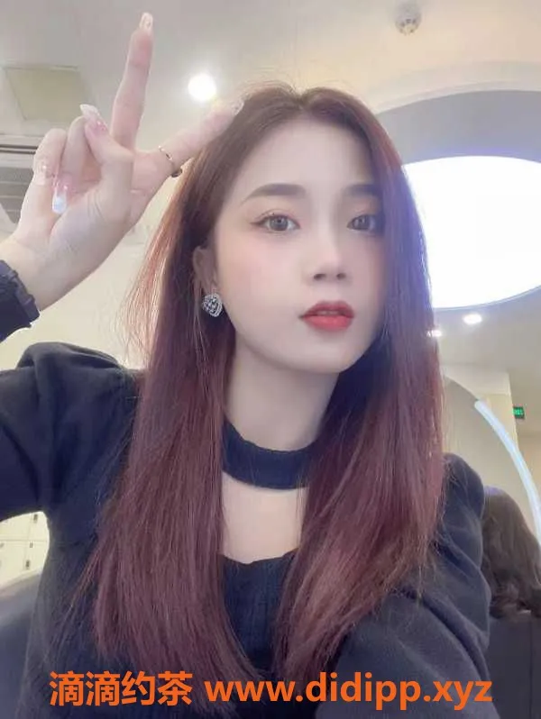 深圳楼凤-龙华肤白新人麦子 21岁165cm 400元40分钟