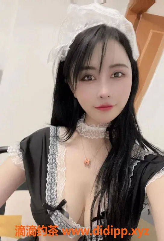 上海楼凤-上海徐汇Vicke_维可，21岁，169cm，50斤，性感陪浴