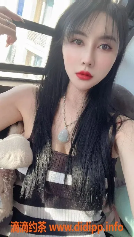 上海楼凤-上海徐汇Vicke_维可，21岁，169cm，50斤，性感陪浴