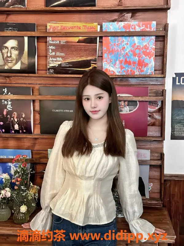 北京楼凤-朝阳邻家白小纯，青春甜妞，亲密互动