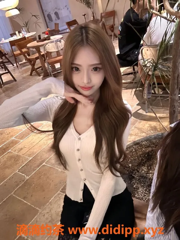 广州楼凤资源信息,天河张诗曼，25PP大长腿御姐服务