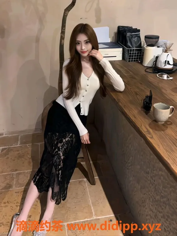 广州楼凤-天河张诗曼，25PP大长腿御姐服务