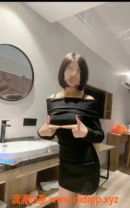 成都楼凤-成都小狐狸，18岁，身高164，体重94斤，价位500起