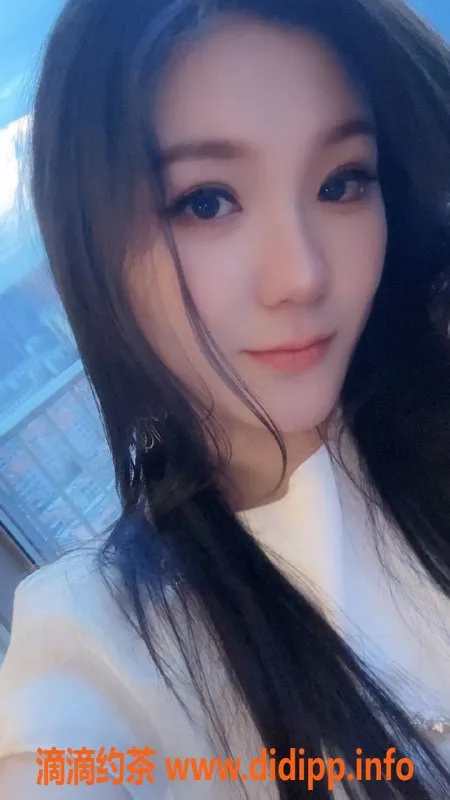 成都楼凤-成都菲菲26岁匀称御姐，500元50分钟服务