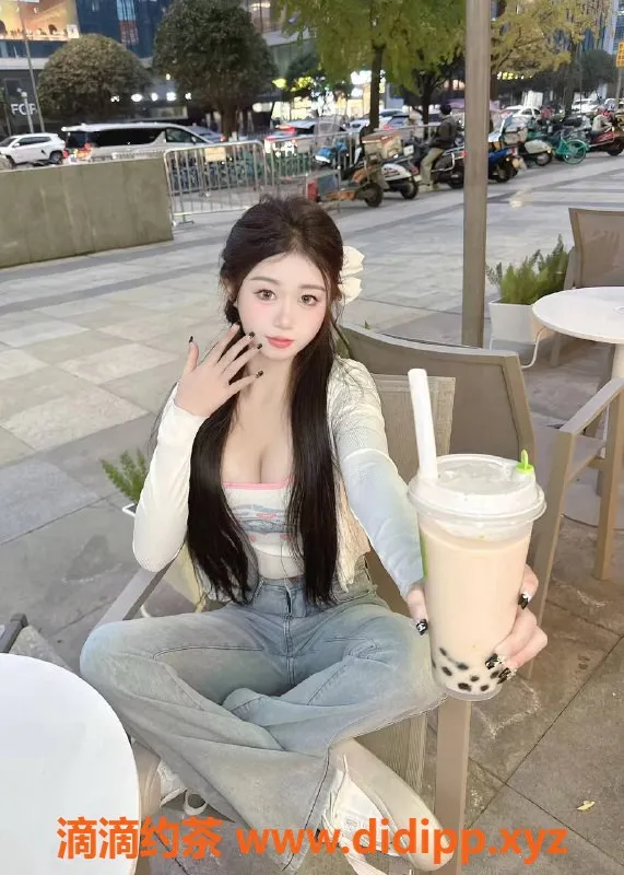 成都外围-成都丝瓜小妹，17岁身高158，服务超值