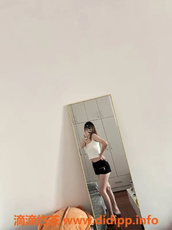 长沙楼凤资源信息,芙蓉区唏宝，25岁165cm全裸陪浴服务