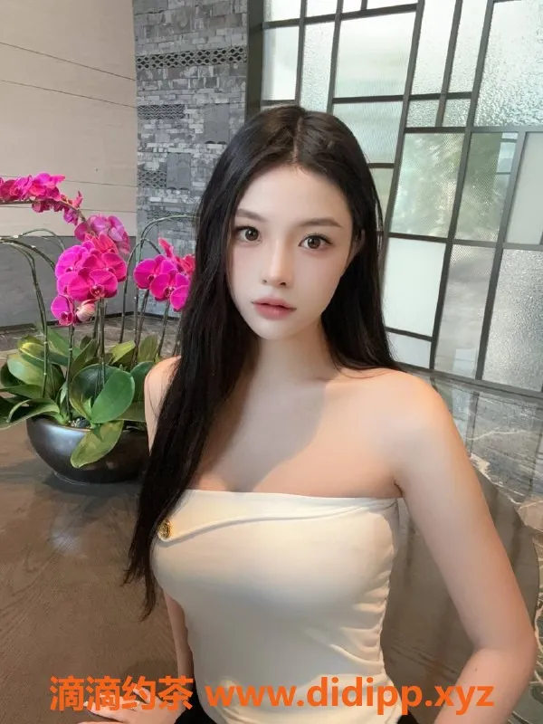 广州楼凤-天河御姐YoYo，9P夜课大胸诱惑等你体验