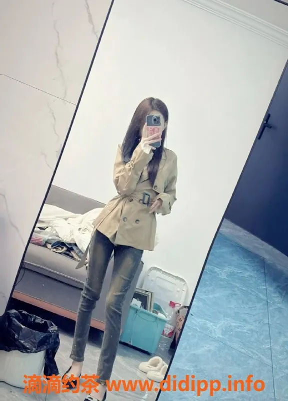 杭州楼凤资源信息,拱墅嫩妹允儿，舌吻服务900/P，身材诱人