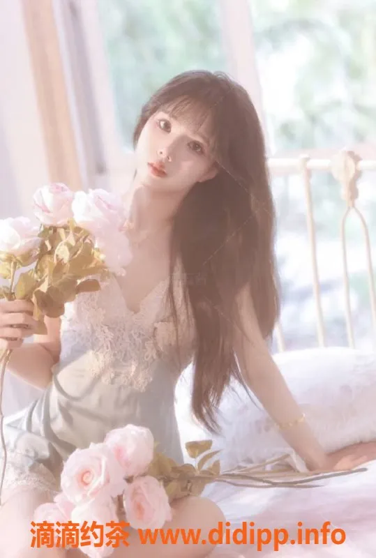 深圳楼凤资源信息,福田大长腿美女，1500P小胸制服服务