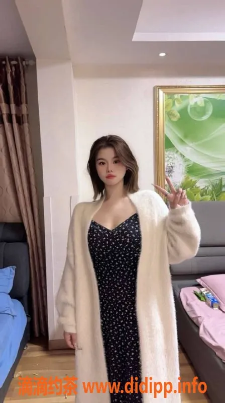 成都楼凤-成华区嫩妹 18岁 165cm 55kg 超值服务