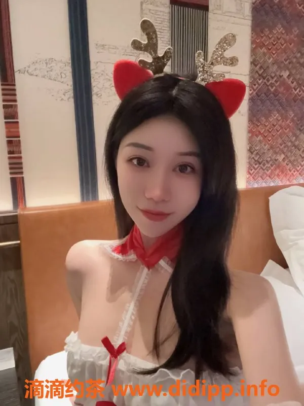 成都楼凤-成都高新区嘉月，22岁，168cm，92斤，颜值气质俱佳