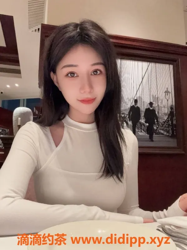 成都楼凤-成都高新区嘉月，22岁，168cm，92斤，颜值气质俱佳