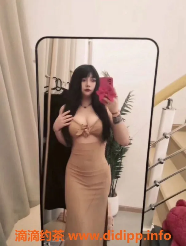 成都楼凤-成都春熙路嫩妹萍儿，19岁，三件套服务500p/小时