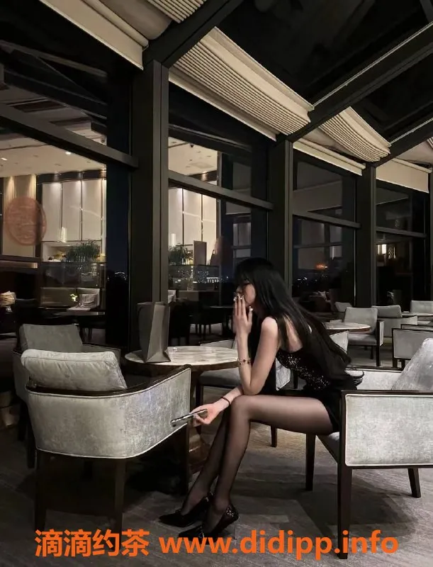 成都楼凤-武侯区欣念，170长腿御姐，超值体验