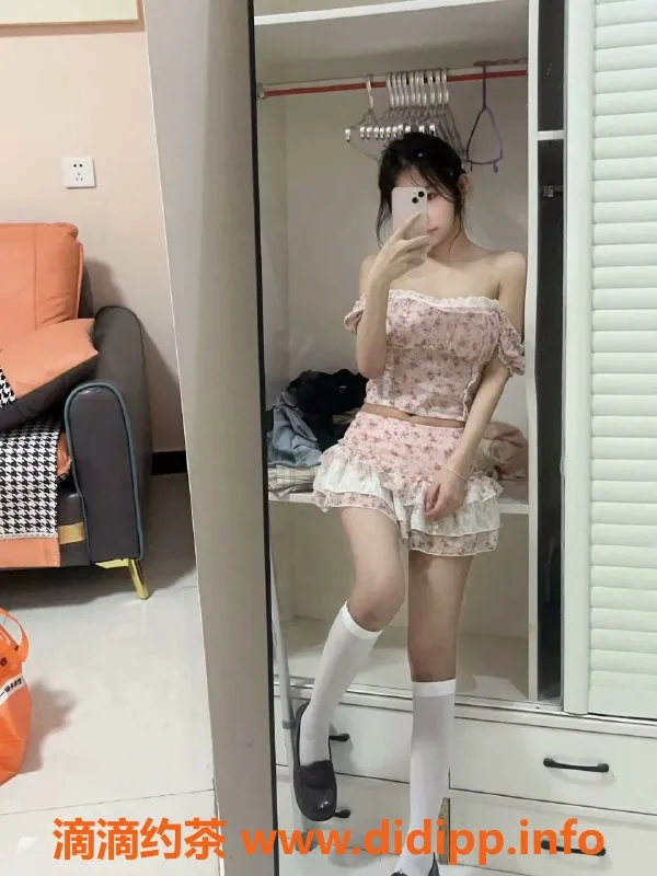 杭州楼凤资源信息,上城嫩妹晶晶，颜值巨乳，性价比超高