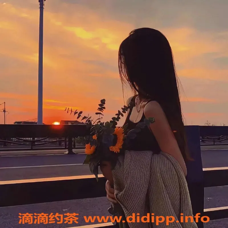 武汉楼凤-小艺♛ 3012374629 诱惑服务，绝对超值！