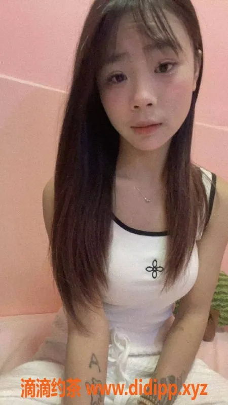 深圳楼凤-龙华嫩妹小琪，私密服务800起