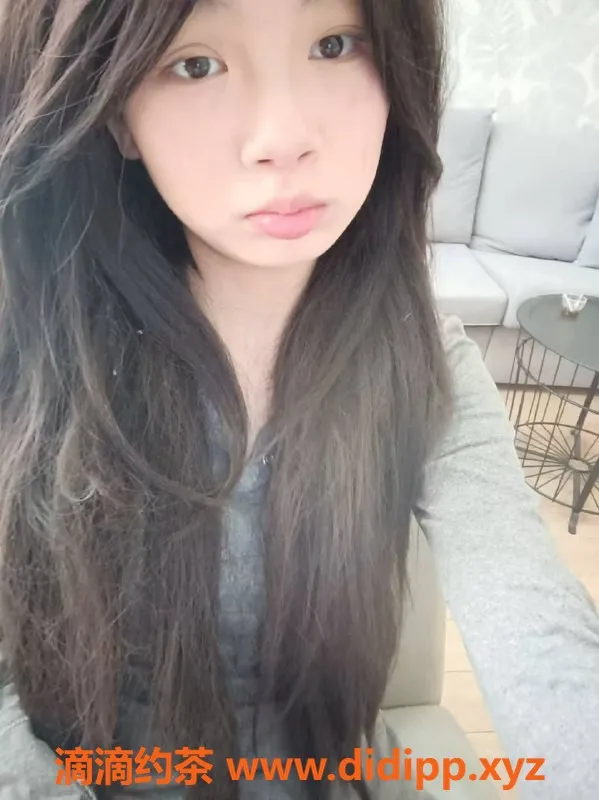 成都楼凤-16岁烟烟，163cm排骨精，600元全套服务