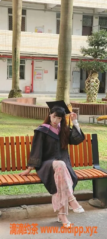 厦门楼凤-思明区小兮兮19岁电报老师，专业服务