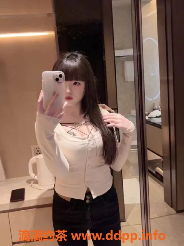 广州楼凤-海珠嫩妹初见，水费600p，舌吻服务等你体验