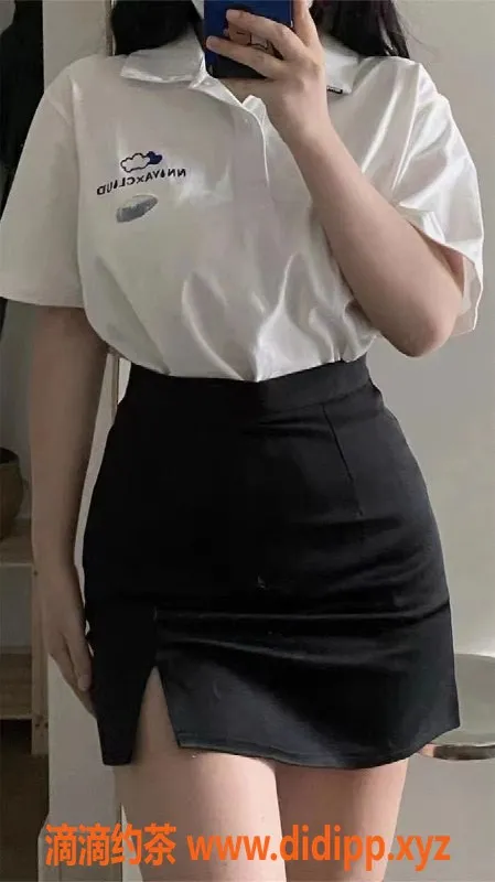 西安楼凤-高新月月，18岁D+丰满女孩，服务超值4p/7pp