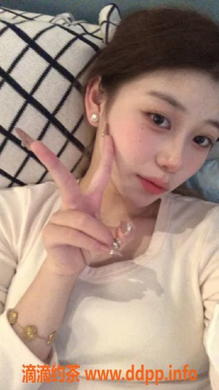 广州楼凤-黄埔嫩妹爽儿，700元热情服务，视频验证保证