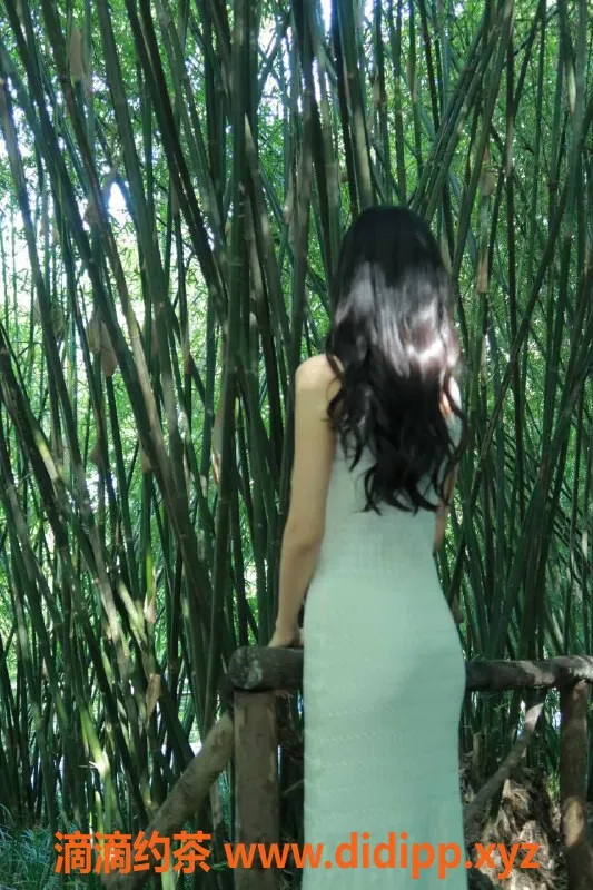 深圳楼凤-南山美琪，800元享深喉与鸳鸯浴