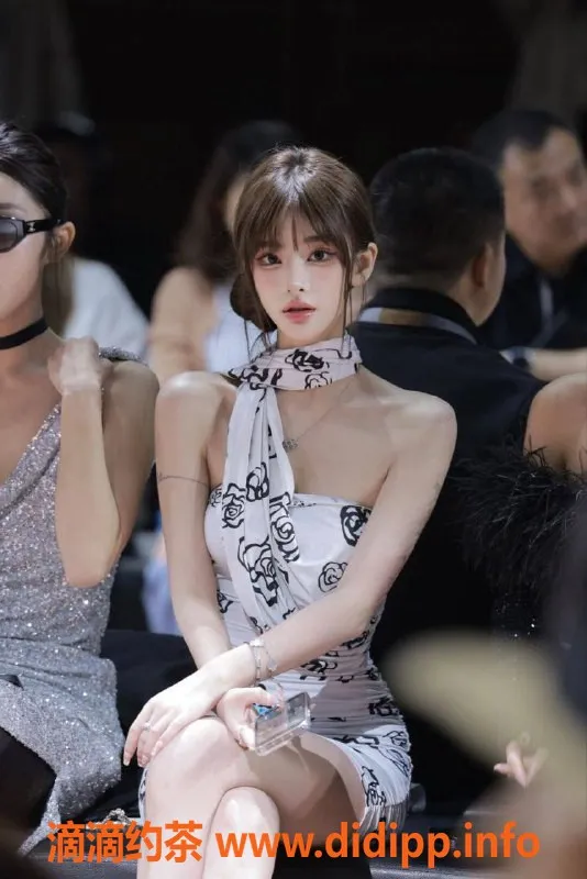 深圳楼凤-南山维密超模一一，1388起提供多种服务