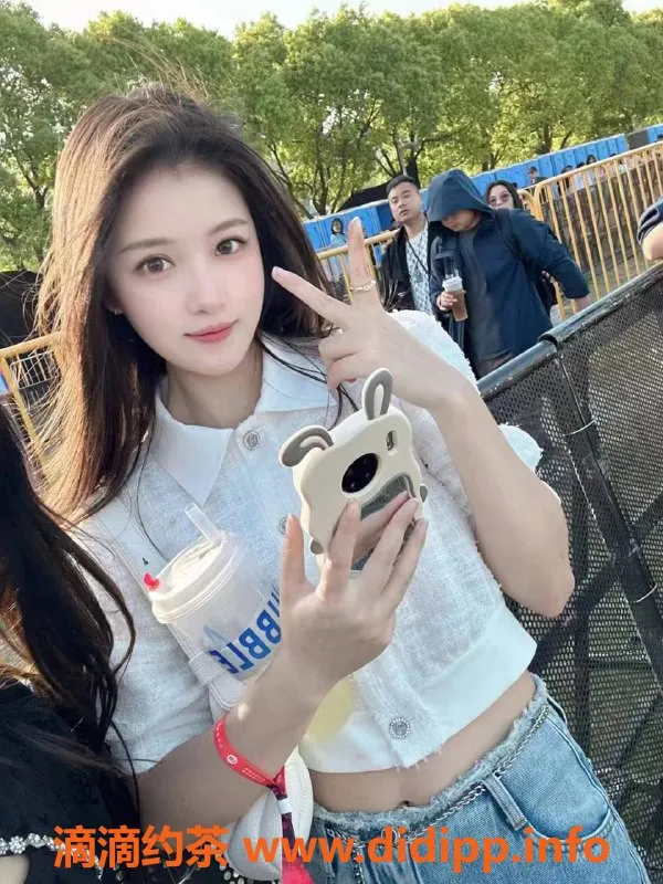 上海外围-七宝李芳，颜值高，口活强，值得一试