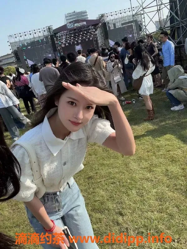 上海外围-七宝李芳，颜值高，口活强，值得一试