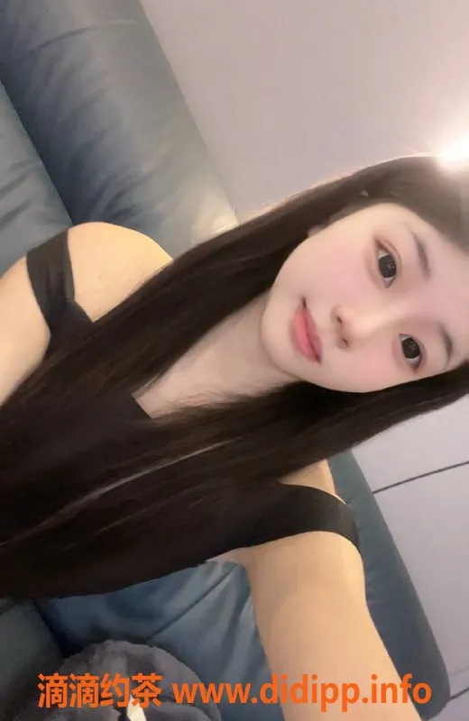 成都楼凤-成华区17岁甜妹小月芽，170cm/90斤，女友感强
