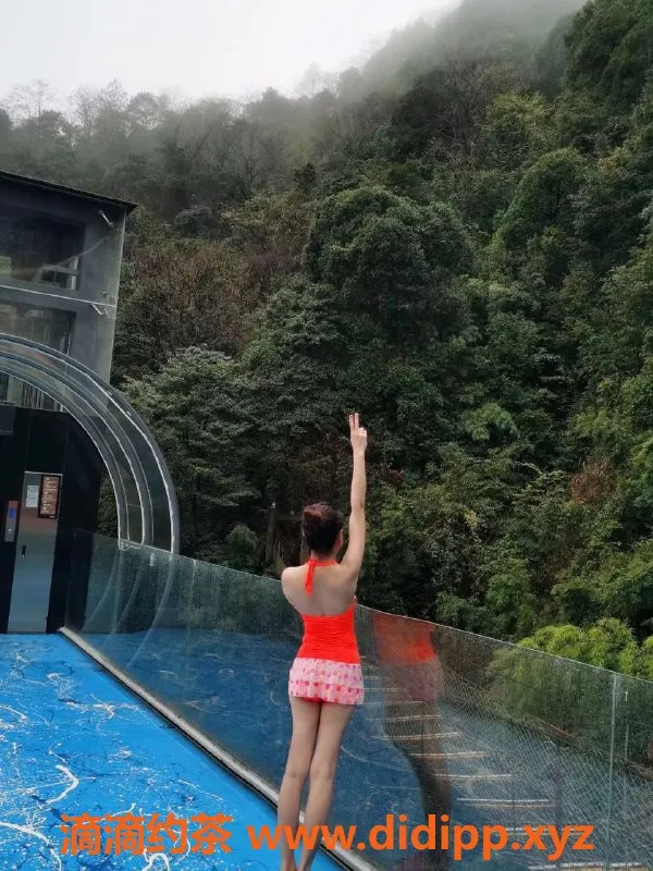 上海楼凤-虹口四平路瑜伽妹子，小喵身材诱人，水费7张