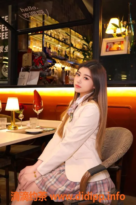 广州楼凤-黄埔嫩妹爽儿，水费700起，畅享胸推服务！