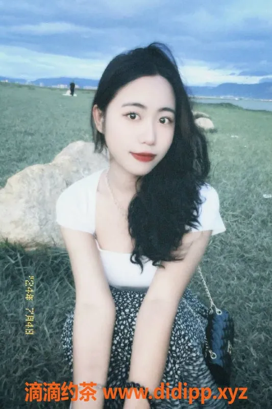 东莞楼凤-大朗新晋舞蹈老师婷宝，18岁身高160，体验甜美服务