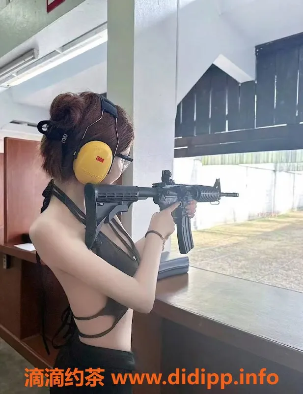 上海外围-静安琦琦直播小网红 170高90重迎你