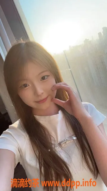 广州楼凤-天河小艺18岁，仅44斤，超值服务等你来体验！