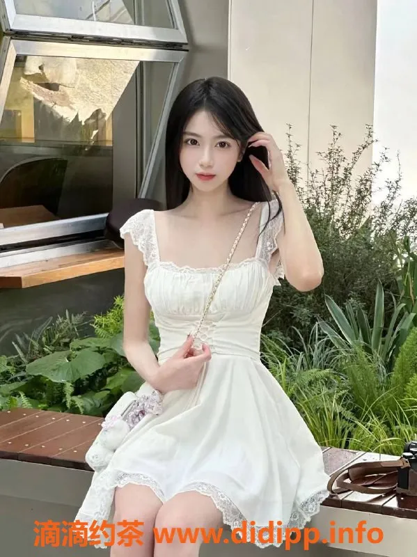 北京楼凤-朝阳高档清纯川妹纸，160cm 80斤，不定时开