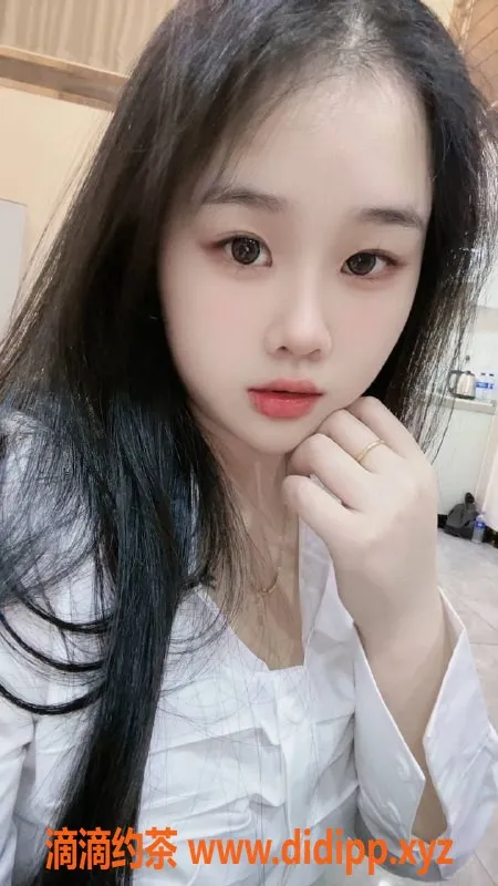 广州楼凤-黄埔萝岗微微，600元洗吹做，已验证