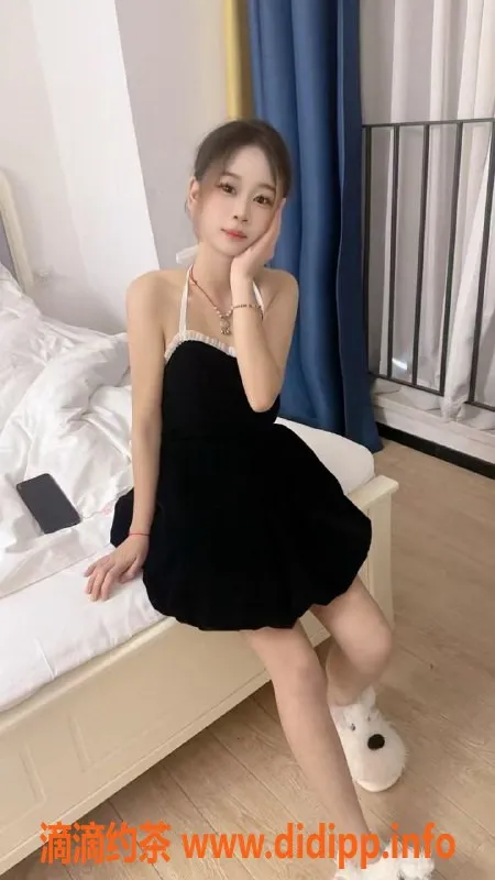 成都楼凤-成都如如，18岁巨乳嫩妹，600元享服务