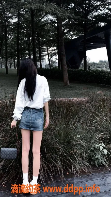 深圳楼凤资源信息,南山区嫩妹七七，制服舌吻服务，1000P起