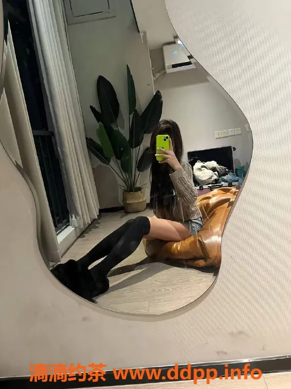 成都楼凤-成华区小西西，身材超赞的嫩妹，课时费7p