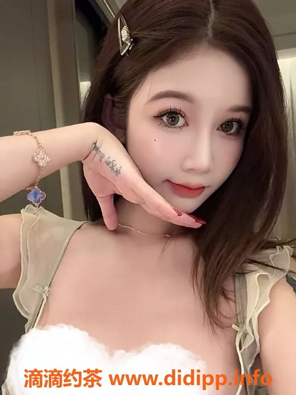 杭州楼凤-杭州可可21岁大C-D甜妹 陪浴服务