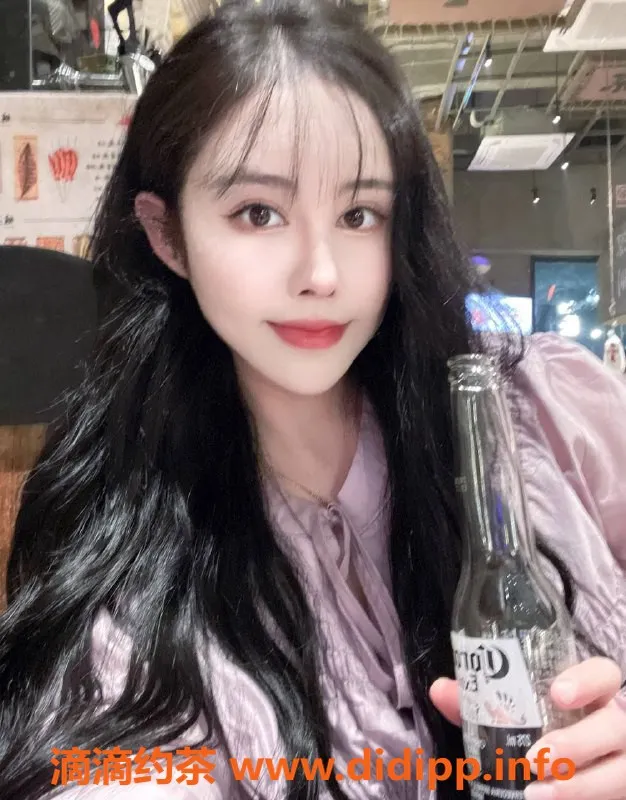 深圳楼凤-深圳龙岗小贝壳，御姐大胸，私聊价1188起