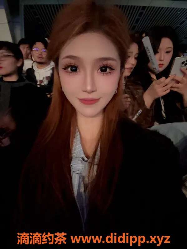 深圳楼凤-福田高颜值嫩妹晓彤，私聊体验尊享服务