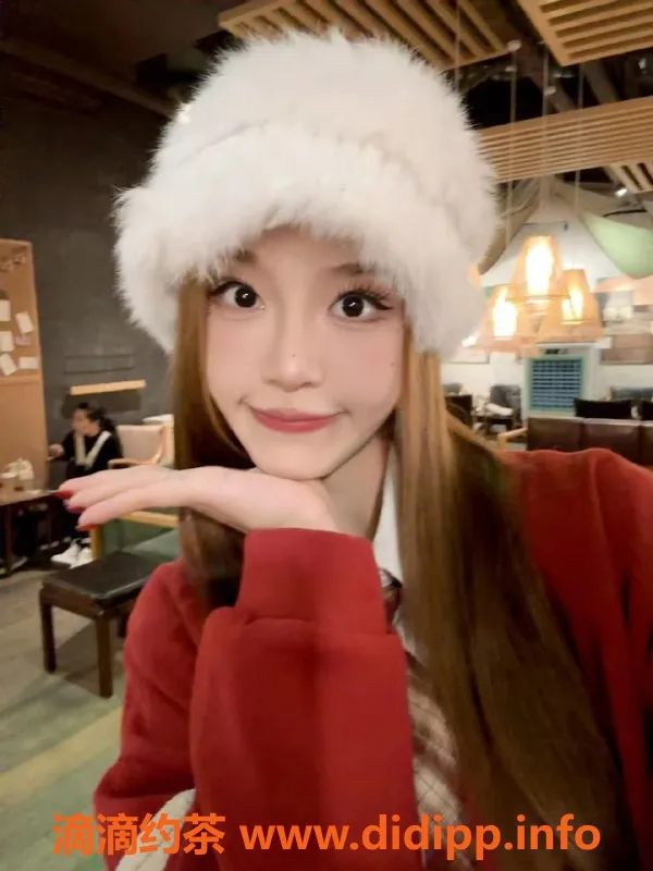 深圳楼凤-福田高颜值嫩妹晓彤，私聊体验尊享服务