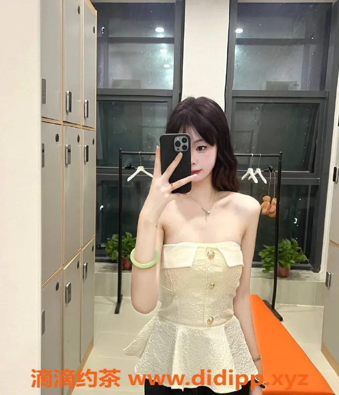 北京楼凤-朝阳肉肉 168cm 45kg 胸C 陪浴口爆服务