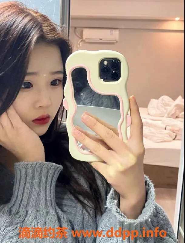 重庆楼凤-江北嫩妹萝兜，身材紧致无毛一线天