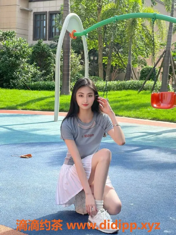 长沙楼凤-雨花区22岁薇薇，165身高C罩杯，服务多样